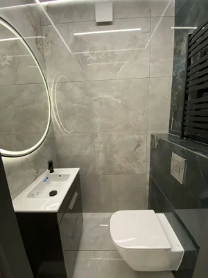 Spacious 3-bedroom apartment near the lake