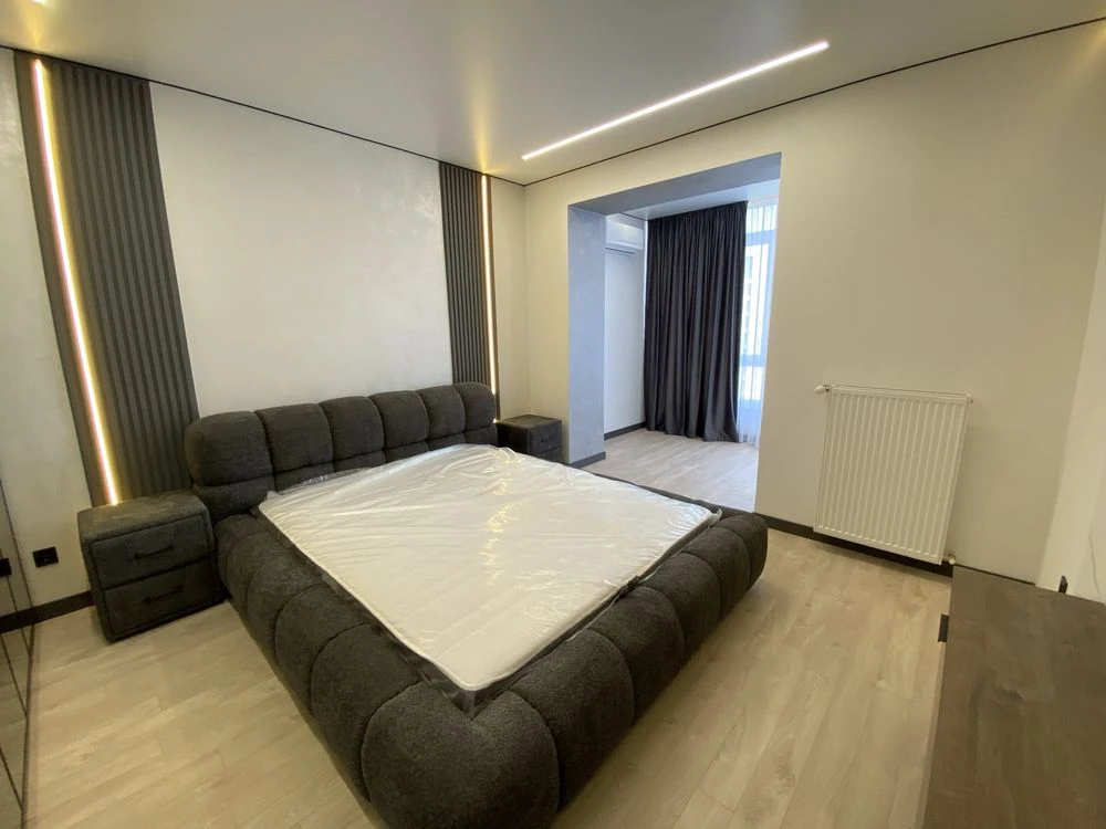 Spacious 3-bedroom apartment near the lake