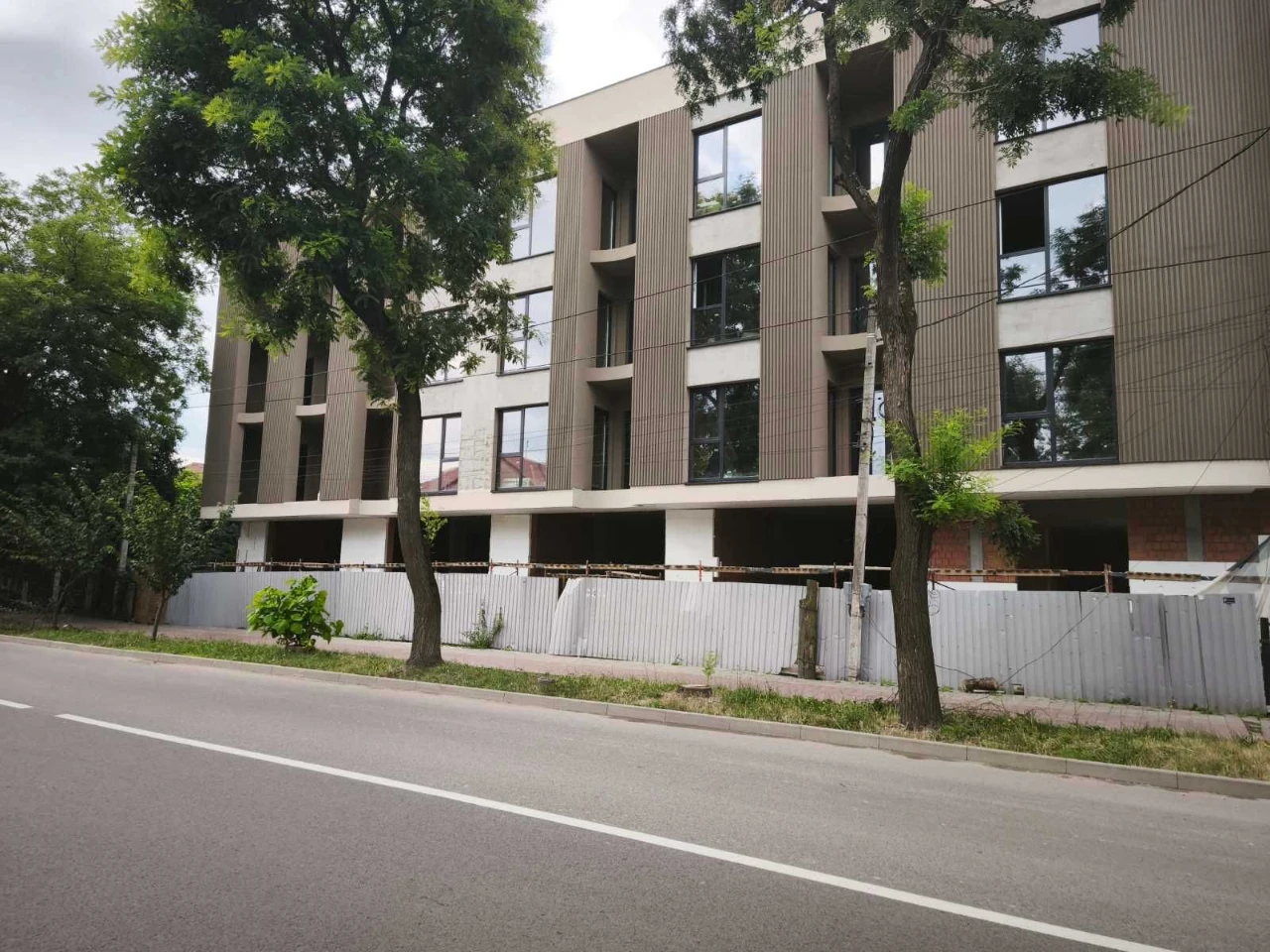 For Sale: 3-Bedroom Apartment in the Valencia Residence, Code: 50311