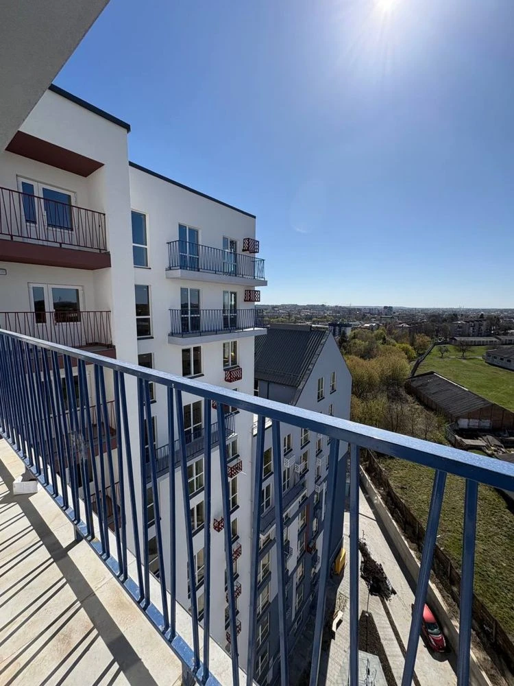One-bedroom apartment with a studio kitchen and walk-in closet | New construction