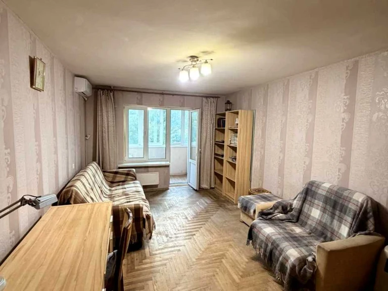 Apartment. Irpinская St.