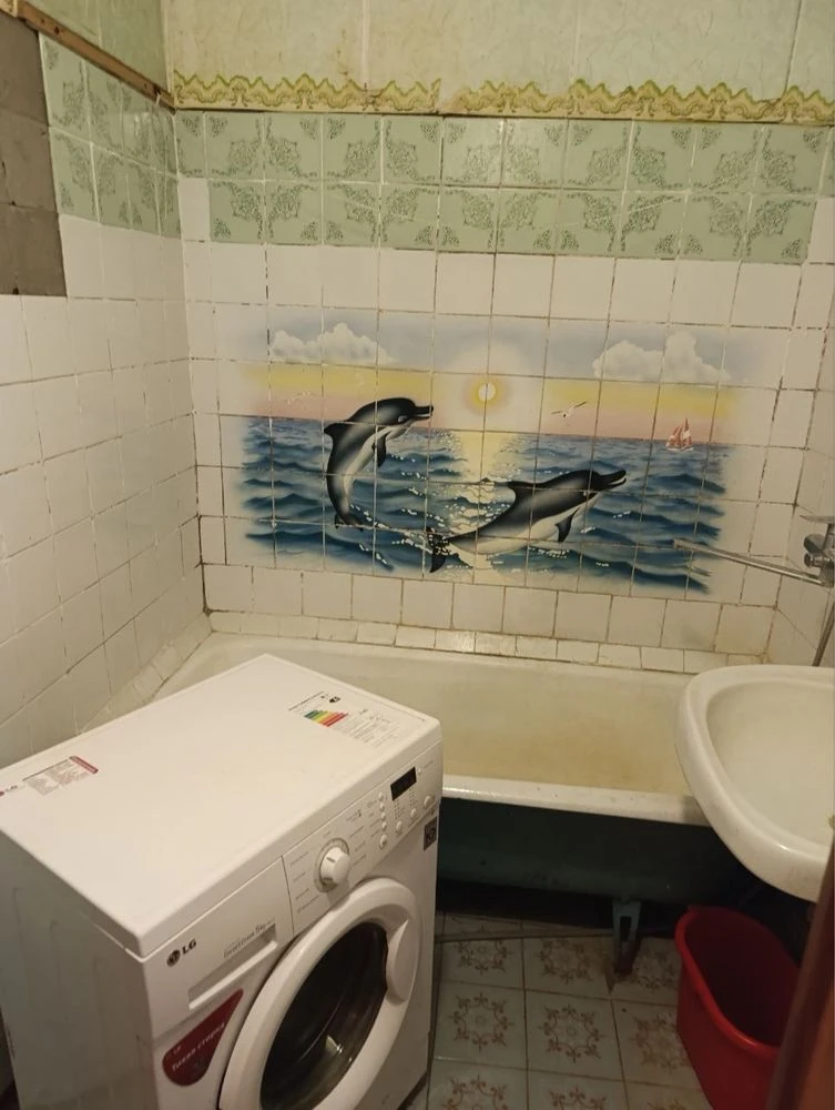 Sale of a 3-room apartment at Red Linden Street (Mayakovskiy)