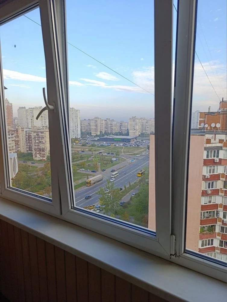 Sale of a 3-room apartment at Red Linden Street (Mayakovskiy)