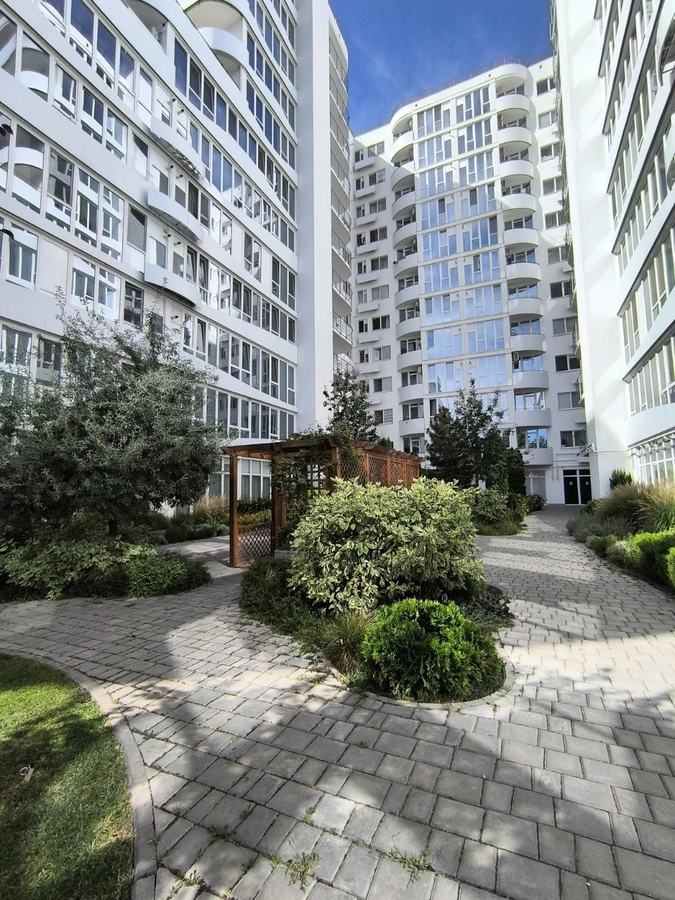 Продам видовую 1 комн.кв. ЖК Море с АГВ, ремонтом и мебелью