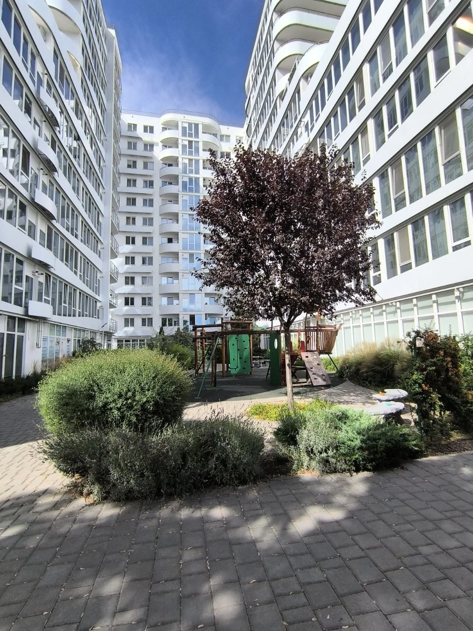 Продам видовую 1 комн.кв. ЖК Море с АГВ, ремонтом и мебелью