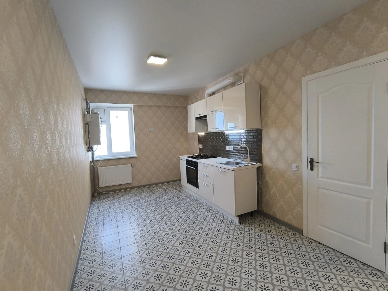 Продам видовую 1 комн.кв. ЖК Море с АГВ, ремонтом и мебелью