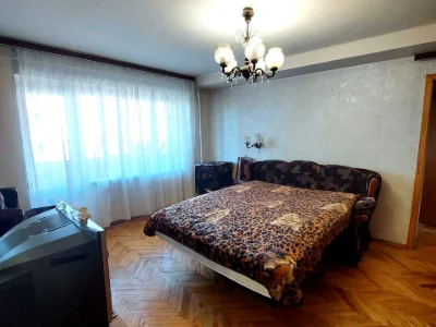 Квартира. Київ, Кирилівська вул.