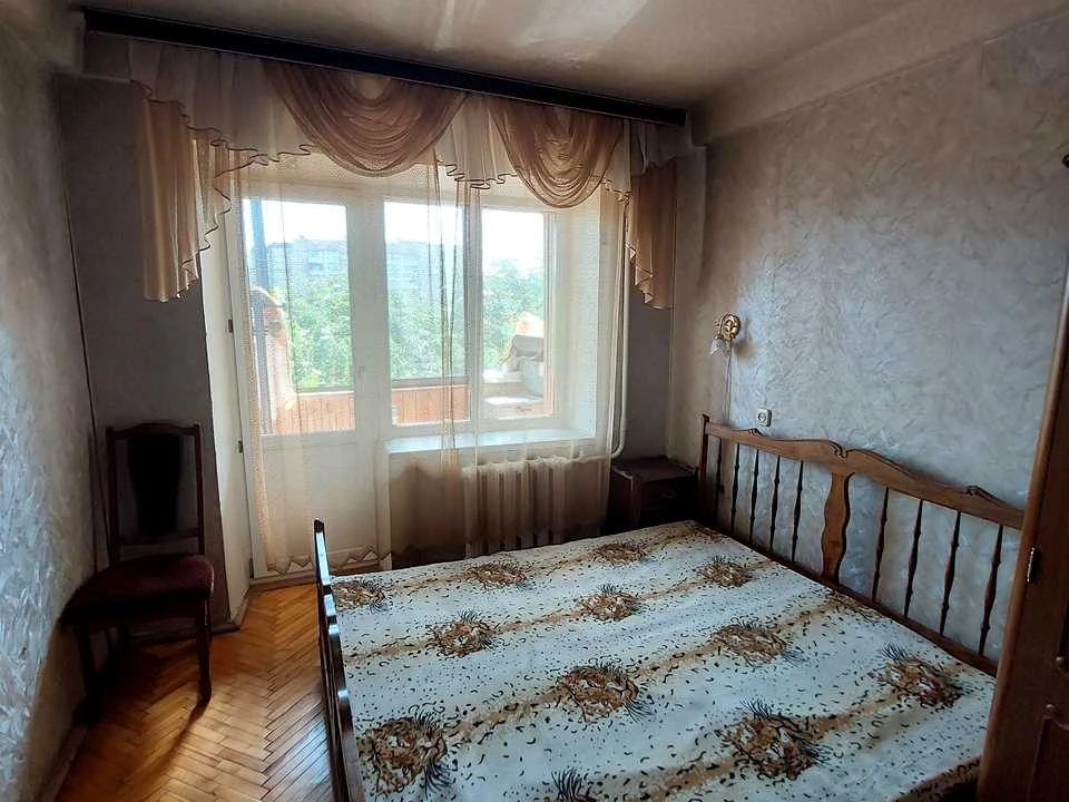 Квартира. Київ, Кирилівська вул.