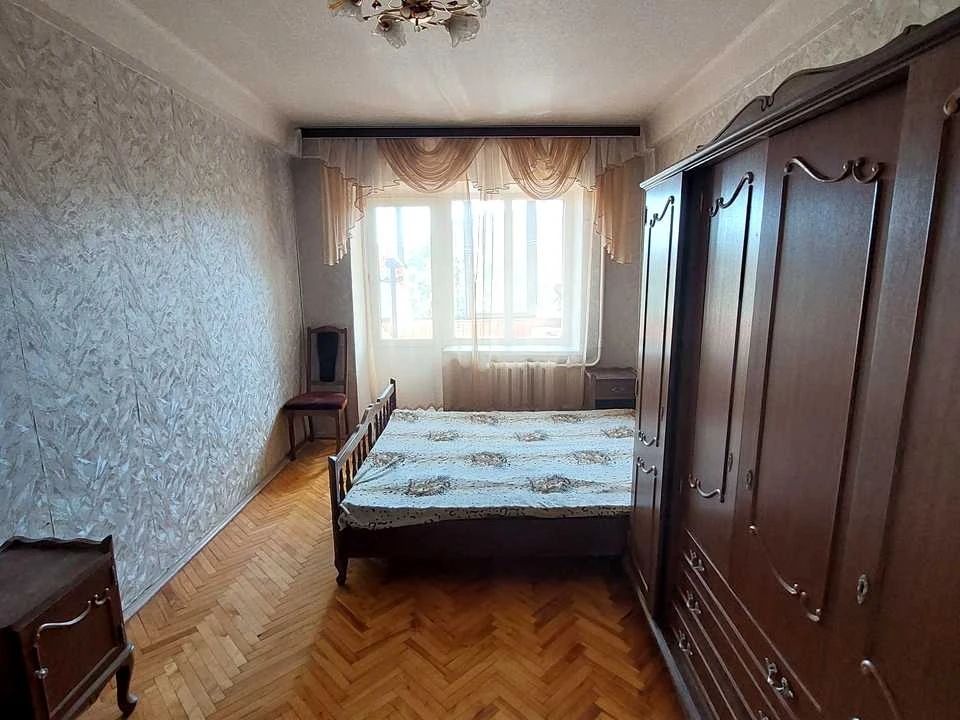 Квартира. Київ, Кирилівська вул.