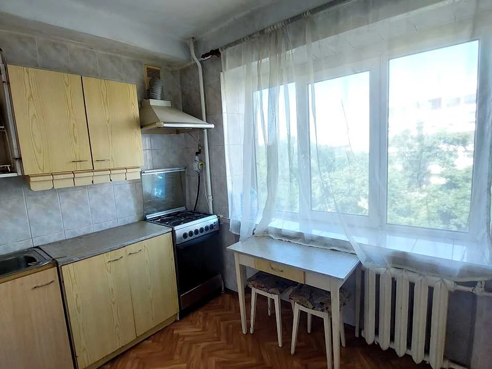 Квартира. Київ, Кирилівська вул.