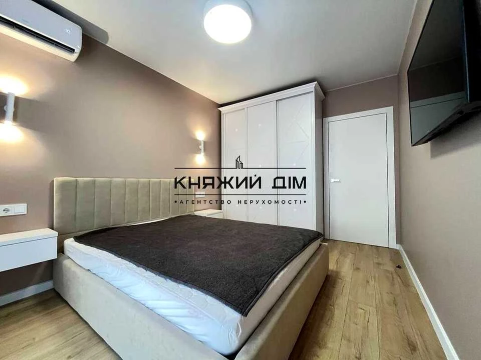Квартира. Київ, Дніпровська набережна вул.