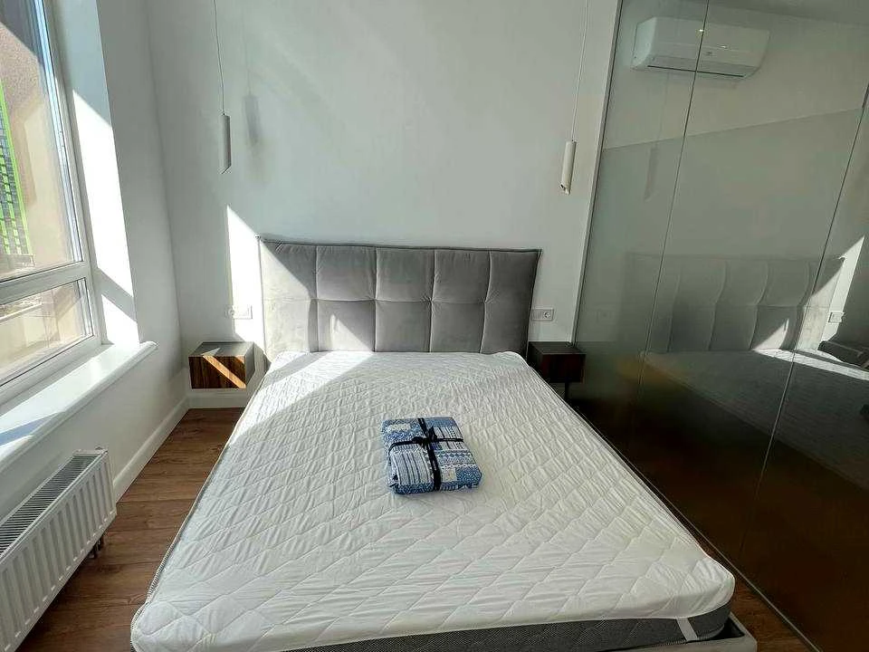 Apartment. Dniprovska naberezna st.