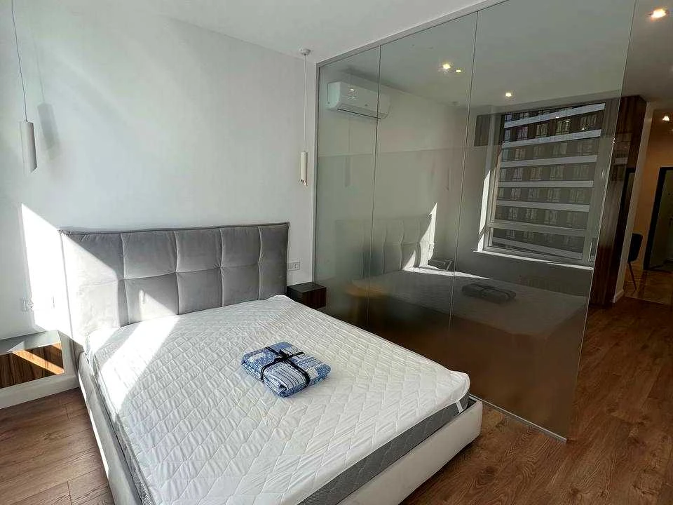 Apartment. Dniprovska naberezna st.