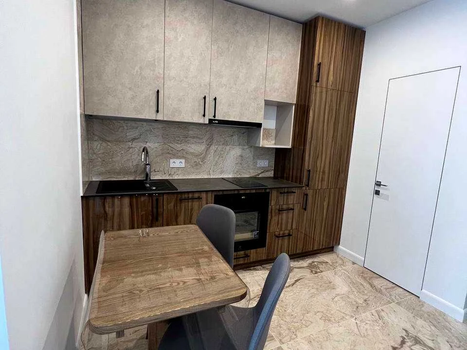 Apartment. Dniprovska naberezna st.