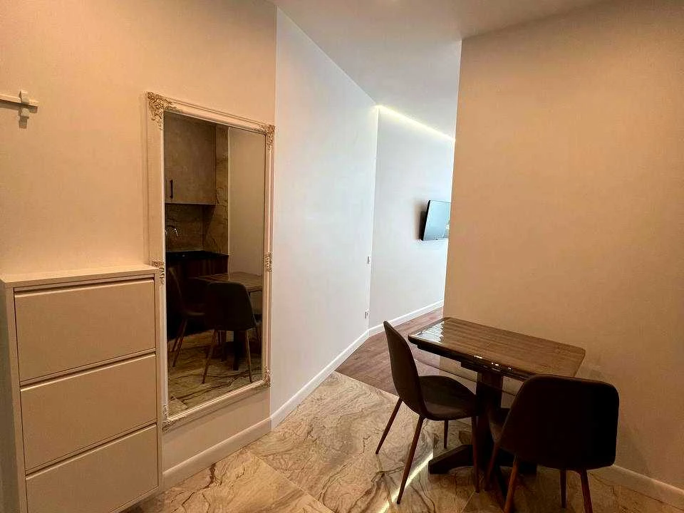 Apartment. Dniprovska naberezna st.