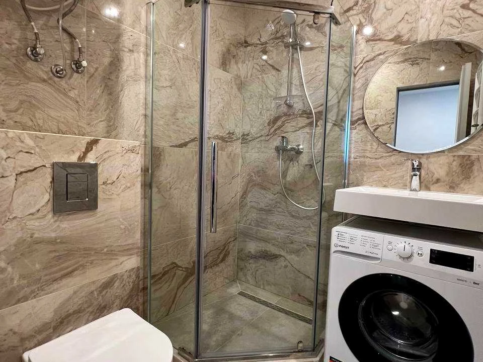 Apartment. Dniprovska naberezna st.