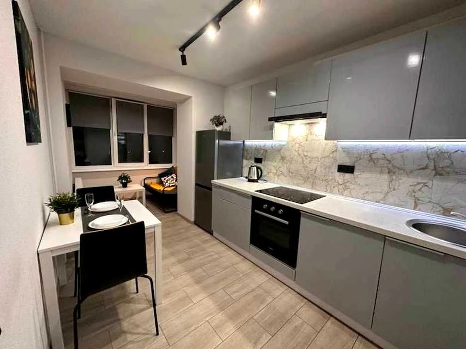 Apartment. Address: Antonovicha Avenue, Kyiv