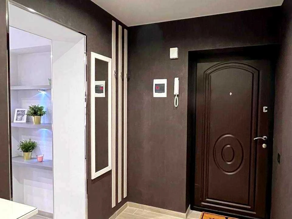 Apartment. Address: Antonovicha Avenue, Kyiv