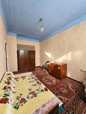 Світла частина квартири в цегляному будинку — 11 000 $, без