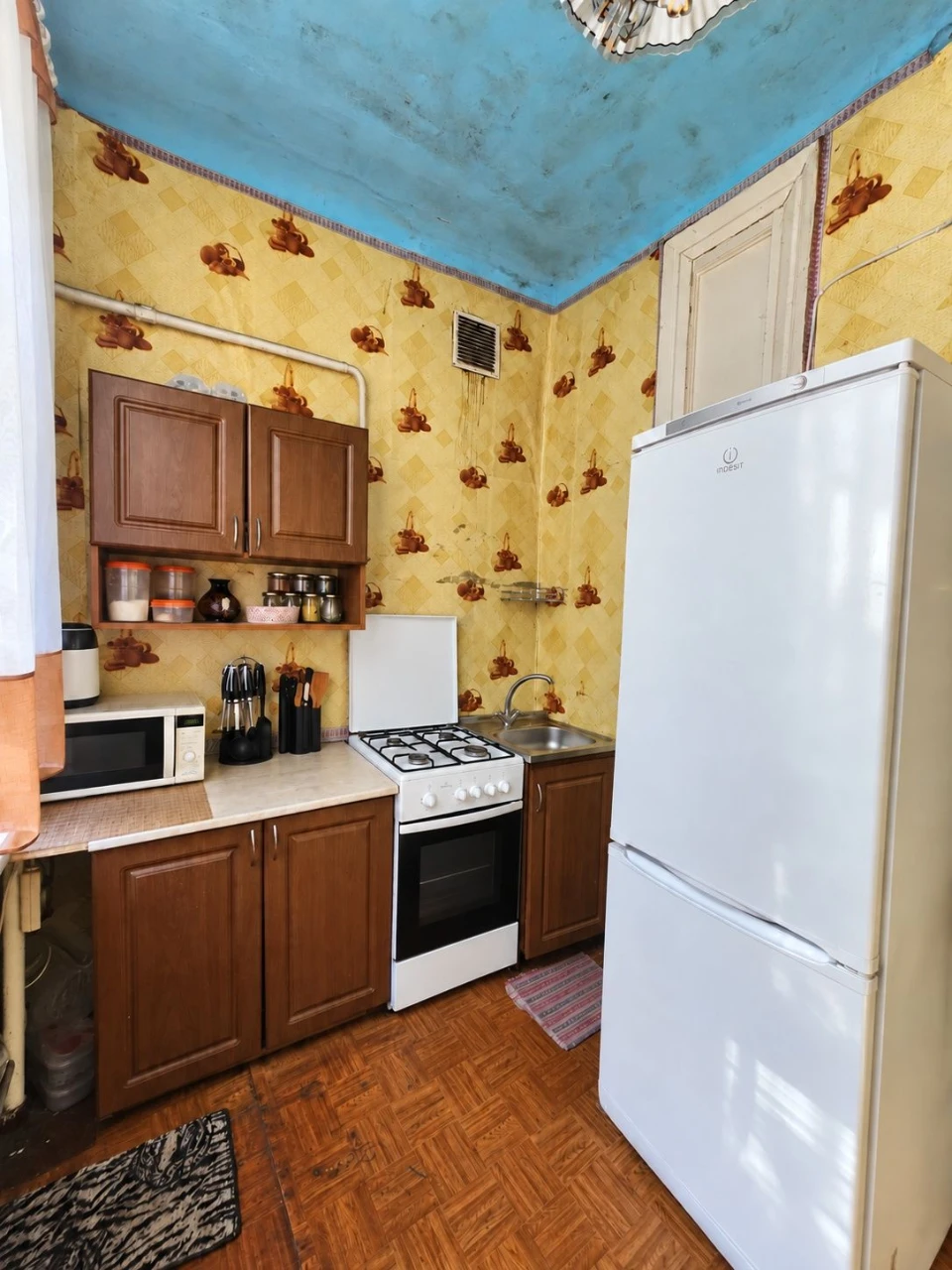 Світла частина квартири в цегляному будинку — 11 000 $, без