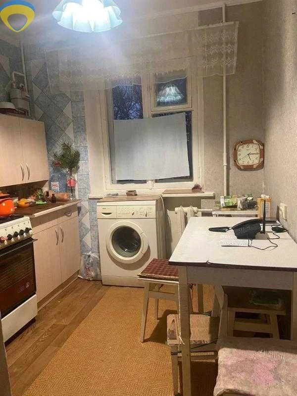 Продам 2-х комнатную на Черемушках,Космонавтов,рядом парк
