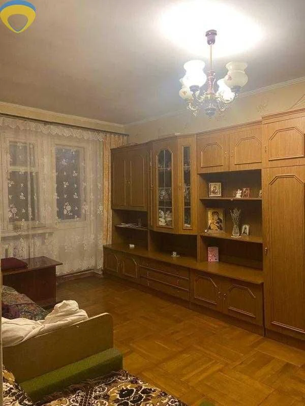 Продам 2-х комнатную на Черемушках,Космонавтов,рядом парк