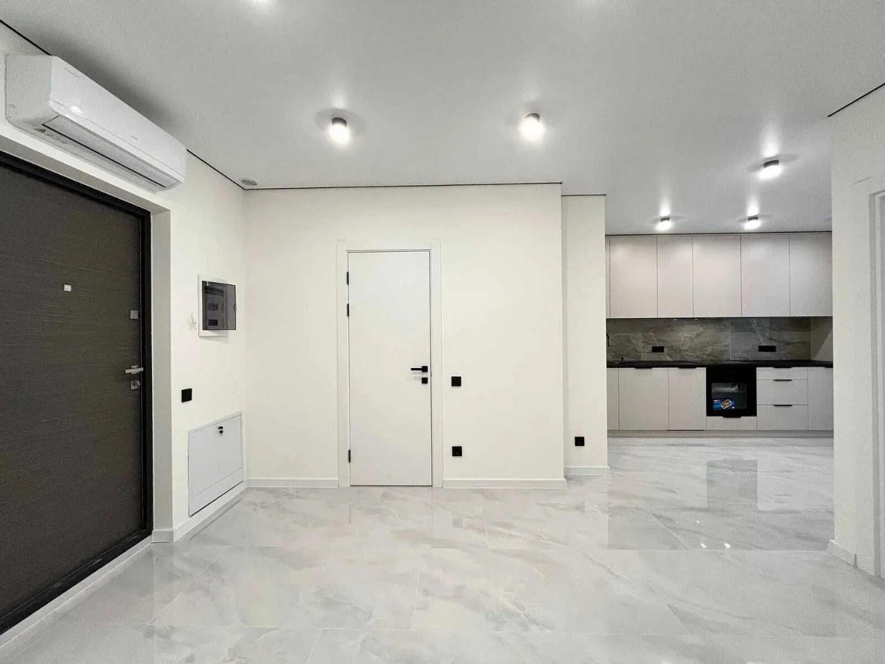 One-bedroom apartment near the river in a modern Comfort Park residential complex