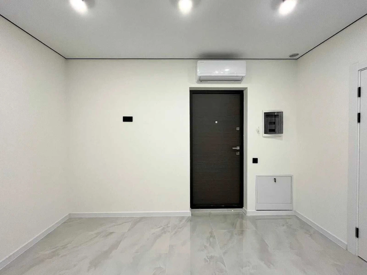 One-bedroom apartment near the river in a modern Comfort Park residential complex