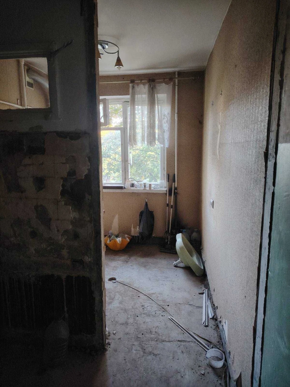 Продаж квартири в Біляєві, 4 кімнатна.