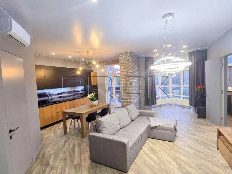 Apartment. Kyiv, Saperne Pole st.