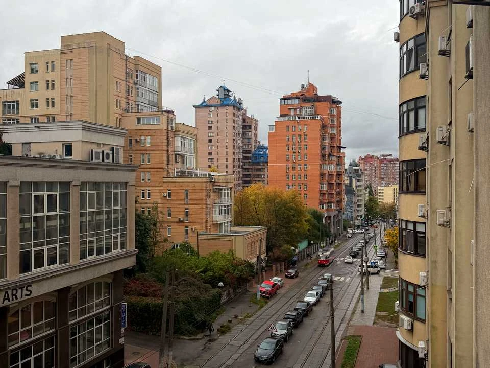 Квартира. Дмитрівська вул.