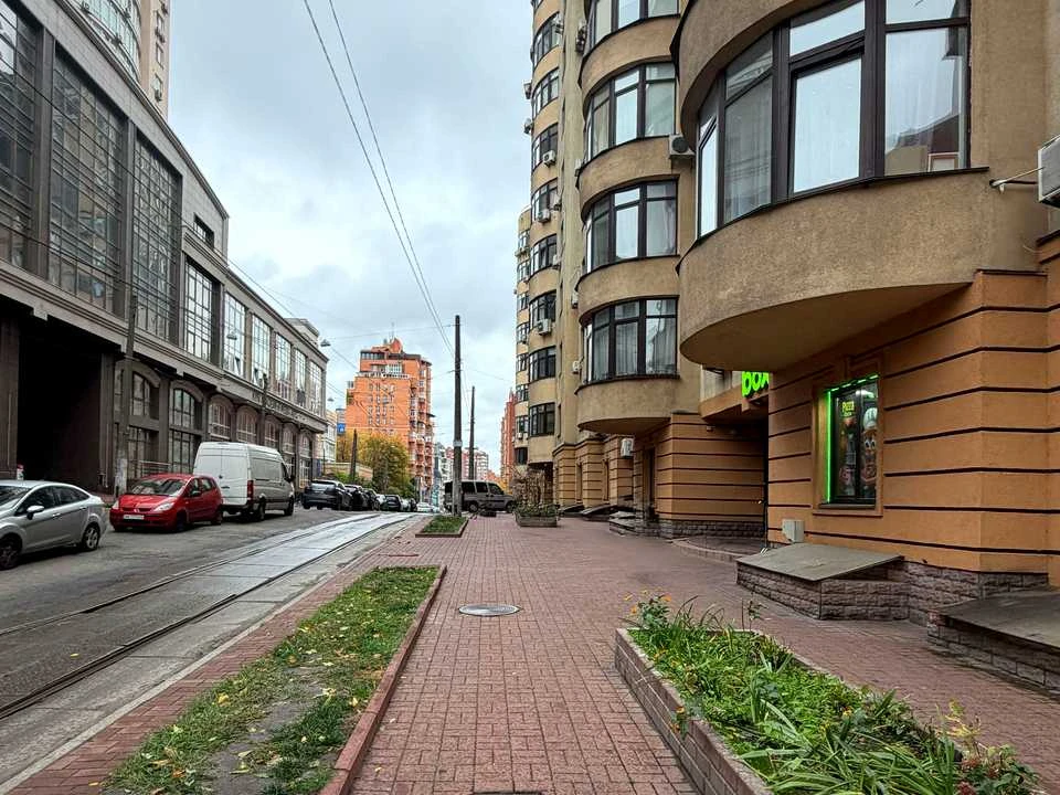 Квартира. Дмитрівська вул.