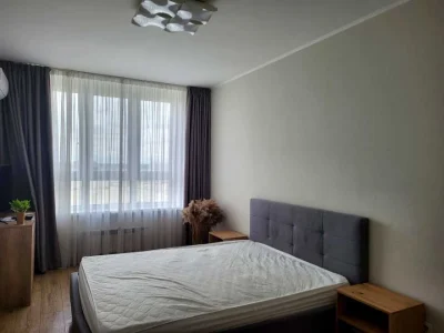 Квартира. Київ, Драгоманова вул.
