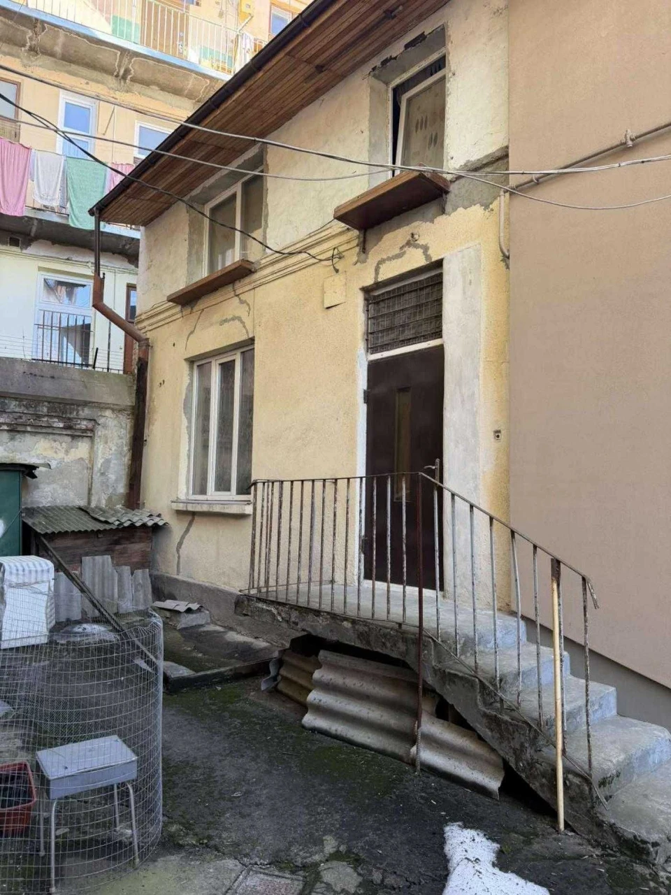 2 room apartment in an Austrian building on Moroz Street