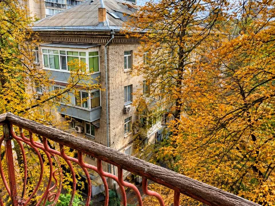 Квартира. Київ, Кловський провулок