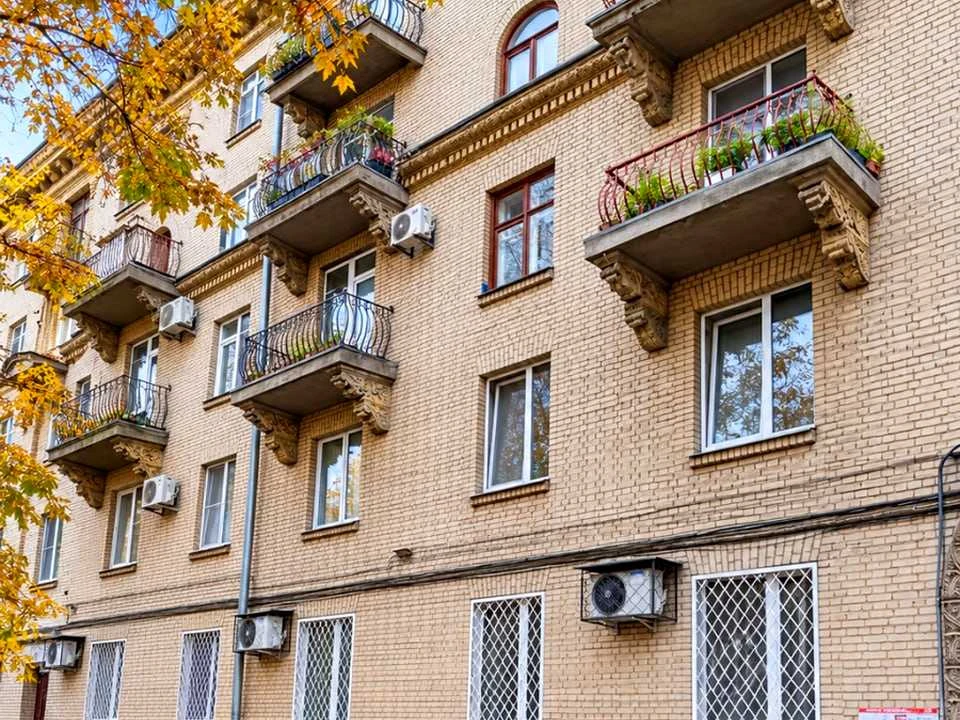 Квартира. Київ, Кловський провулок
