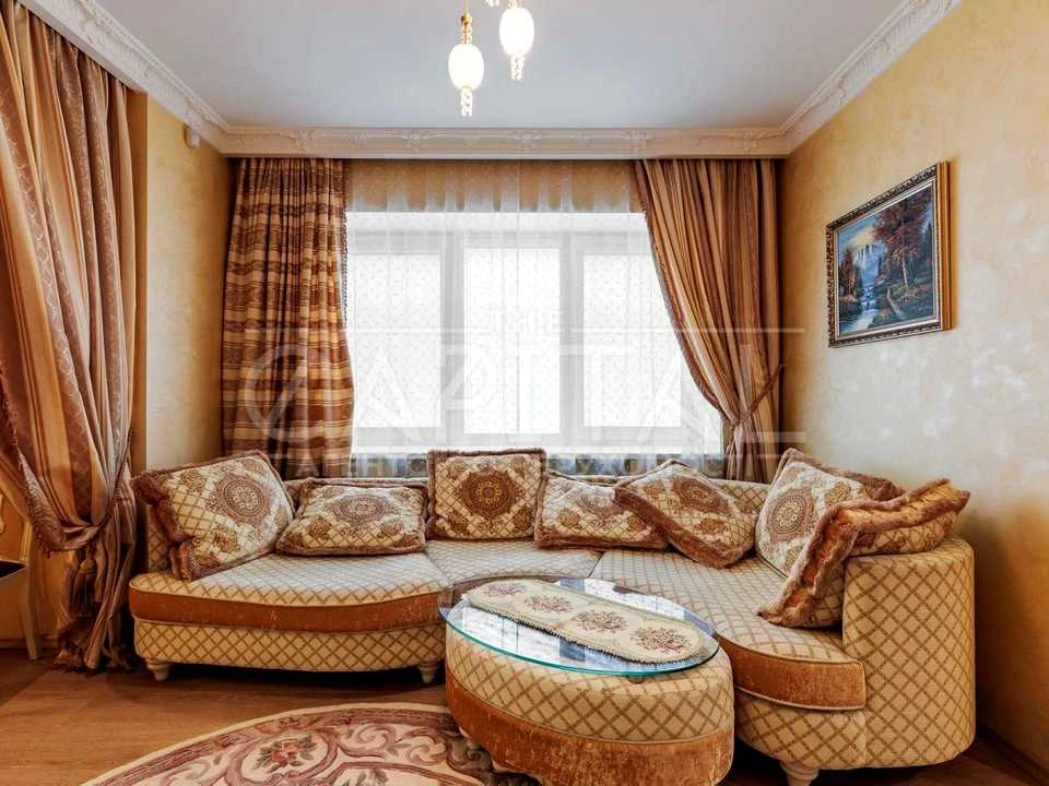 House. Bohatyrska Street, Kyiv