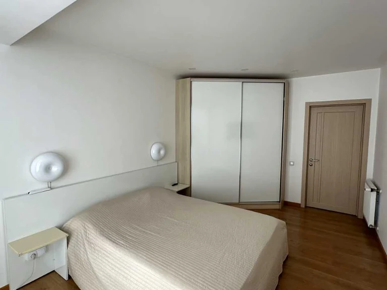 Apartment. Chernivtsi, Heroiv Maydanu Street