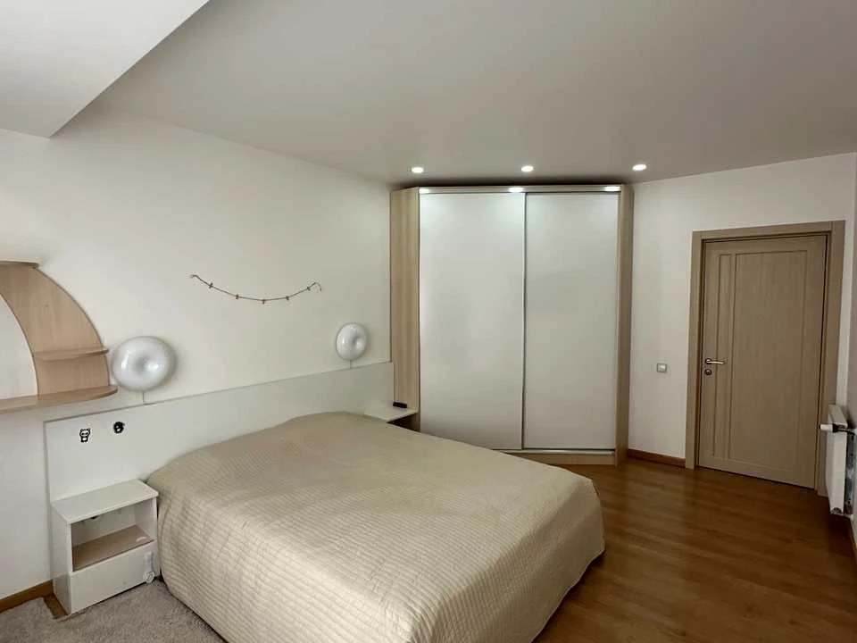 Apartment. Chernivtsi, Heroiv Maydanu Street