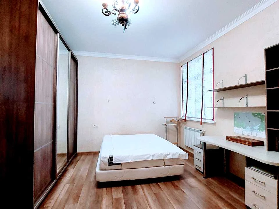 Apartment. Zhylianska St., Kyiv