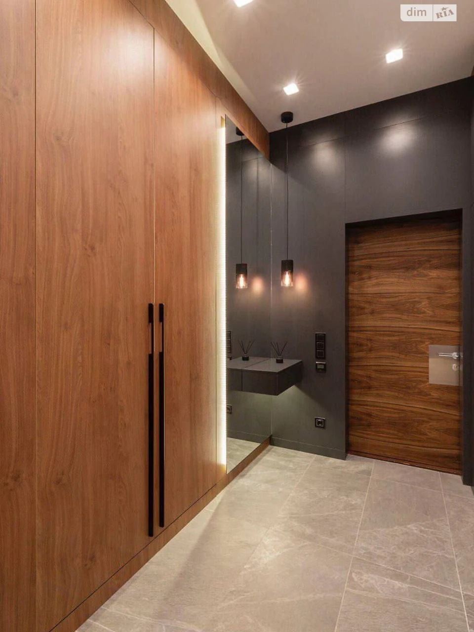 Long-Term Rental Apartment Prospect Polya