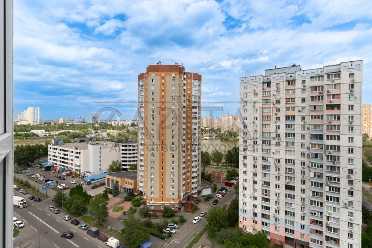 Sale of a 1-bedroom studio apartment 50m2 Dragomano 2 Pozniak