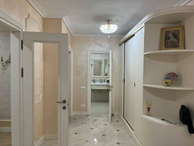 Продам 2-х кімнатну квартиру Київ ЖК Сонячна Брама