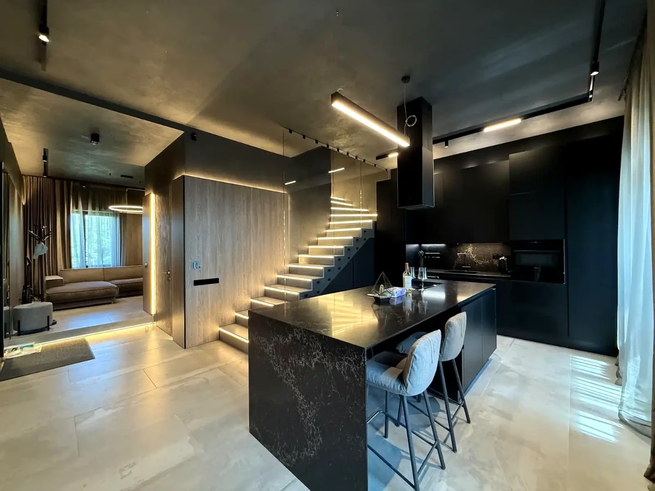 Продаж квартири 3-кімн. 142 м² 6/7 пов.