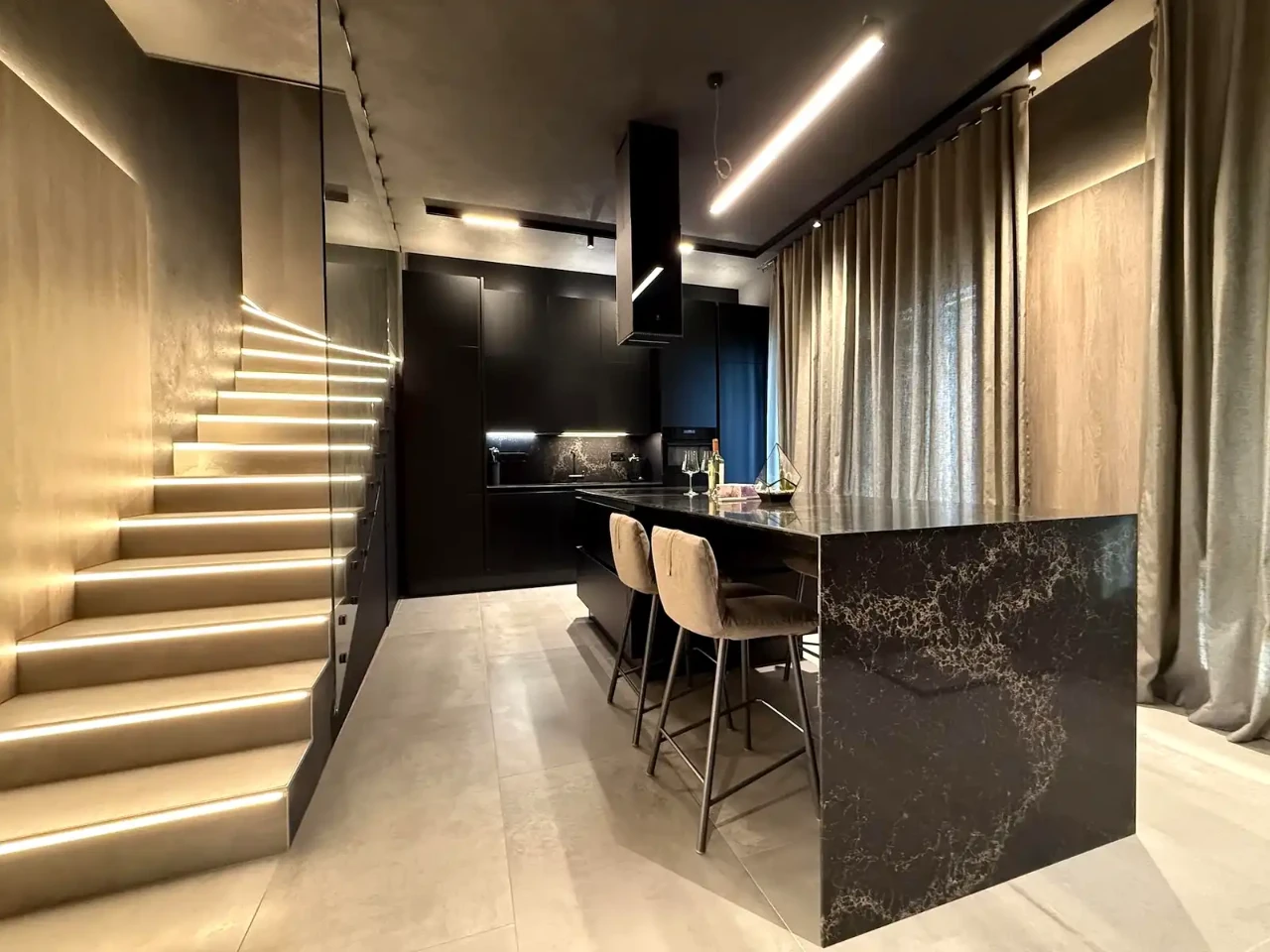 Продаж квартири 3-кімн. 142 м² 6/7 пов.