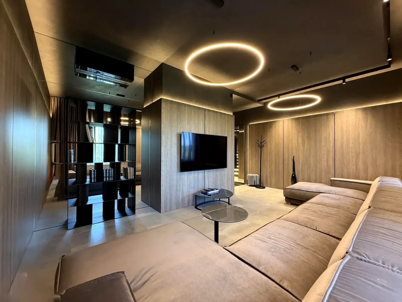 Продаж квартири 3-кімн. 142 м² 6/7 пов.
