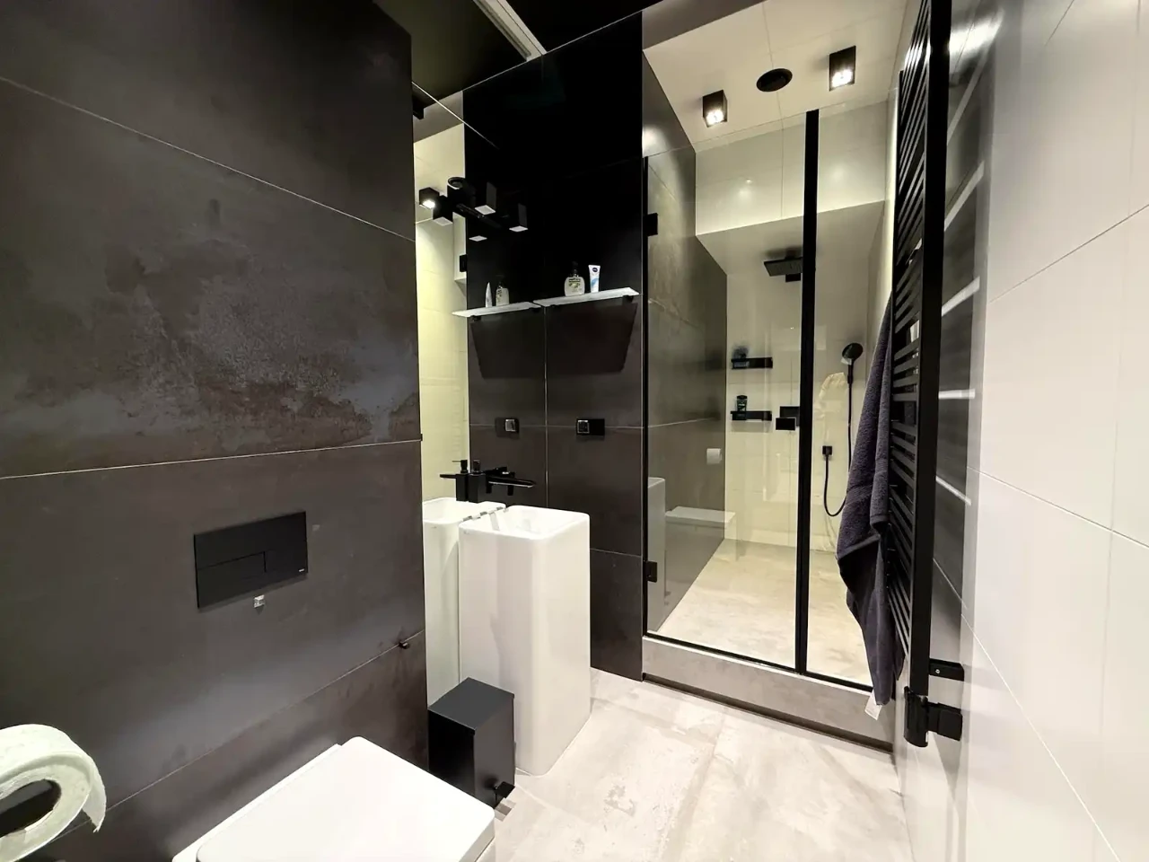 Продаж квартири 3-кімн. 142 м² 6/7 пов.
