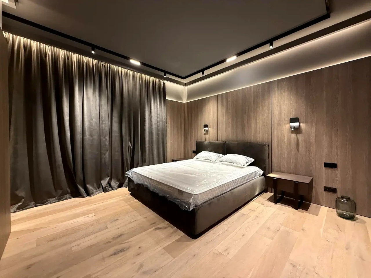 Продаж квартири 3-кімн. 142 м² 6/7 пов.