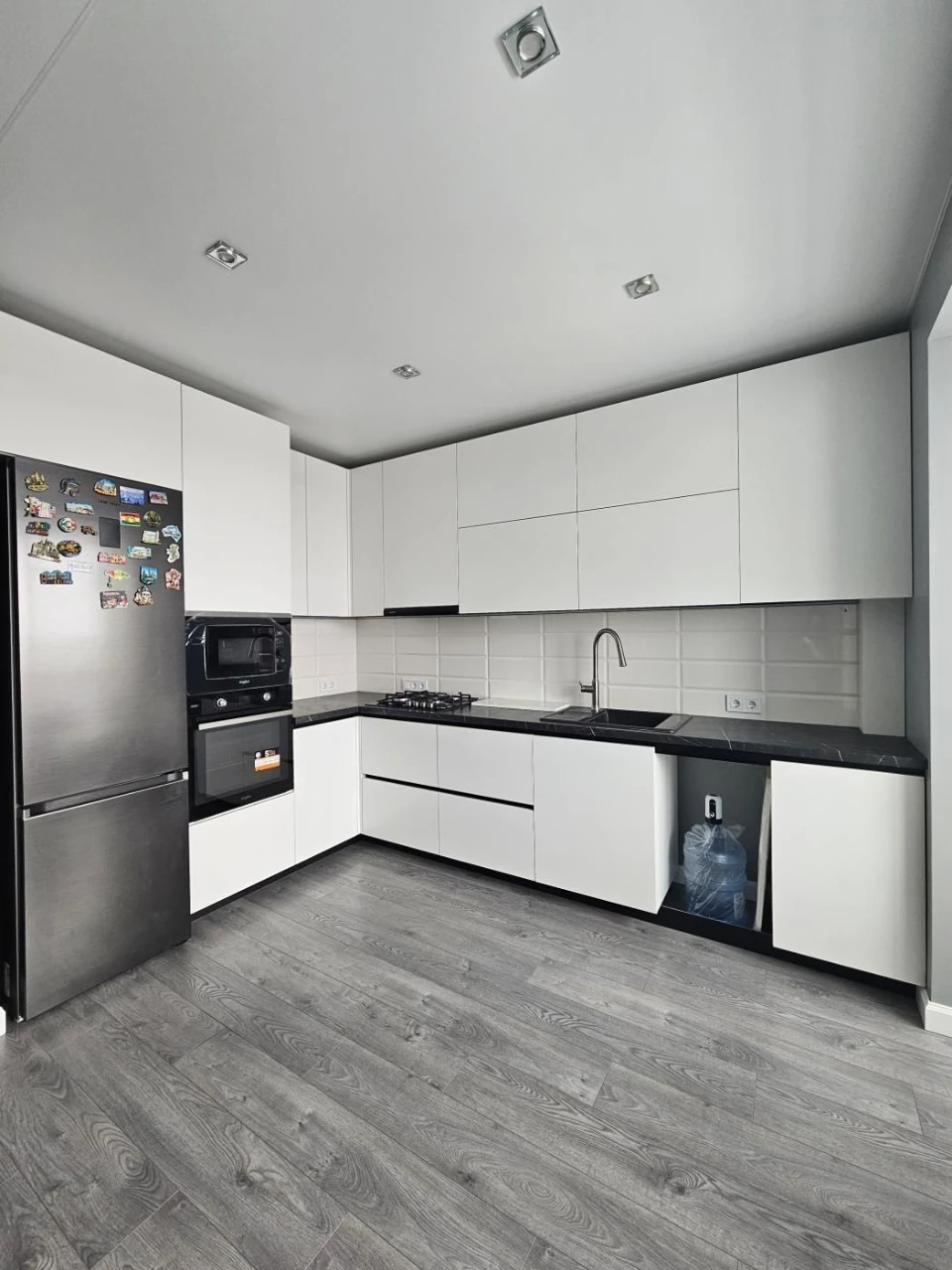 Sale / Apartment / V. Chornovola Street, Shchaslyve, Rivne