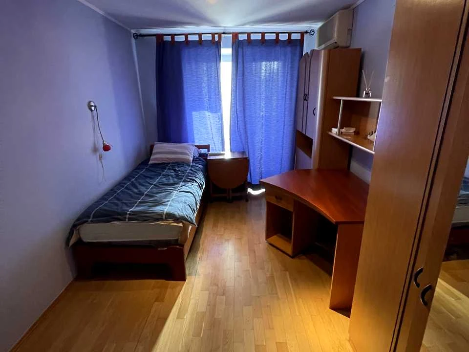 Квартира. Київ, Святошинська вулиця.